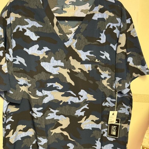 Koi Blue and Black Short Sleeve Tee with Urban Camouflage size large NWT - Picture 1 of 4